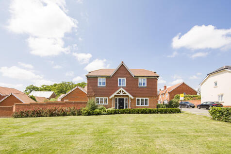 Chamomile Close, Horam 4 bed detached house for sale