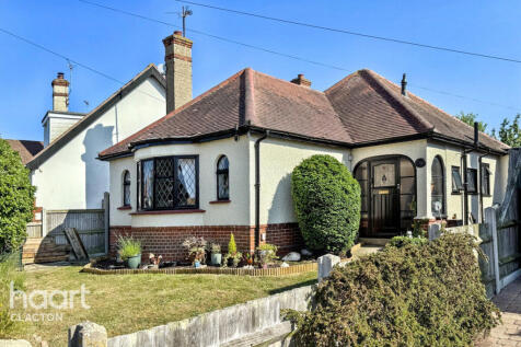 4 bedroom detached bungalow for sale