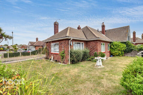 2 bedroom semi-detached bungalow for sale
