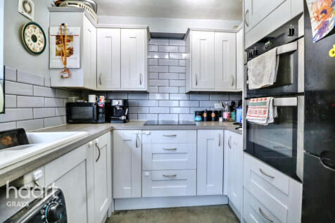 Coronation Avenue, Tilbury 2 bed flat for sale