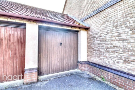 Bruces Wharf Road, Grays 2 bed end of terrace house for sale