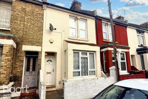 Priestfield Road, Gillingham 3 bed terraced house for sale