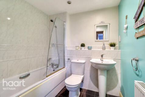 Tucker Drive, Witham 2 bed apartment for sale