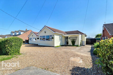 West Avenue, Mayland 4 bed detached bungalow for sale
