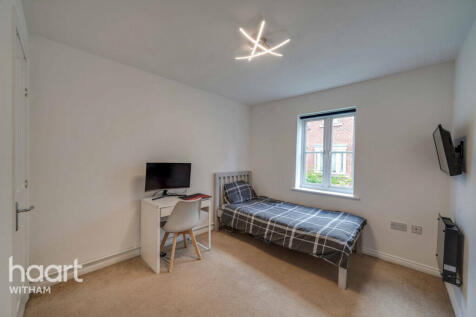 Halcyon Close, Witham 2 bed apartment for sale