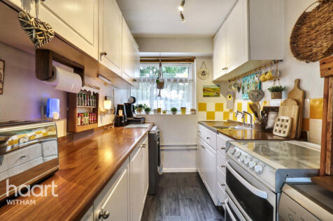 Conrad Road, Witham 3 bed terraced house for sale