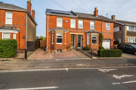 2 bedroom semi-detached house for sale