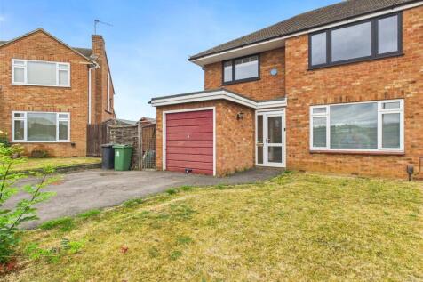 Lilliesfield Avenue, Barnwood... 3 bed semi