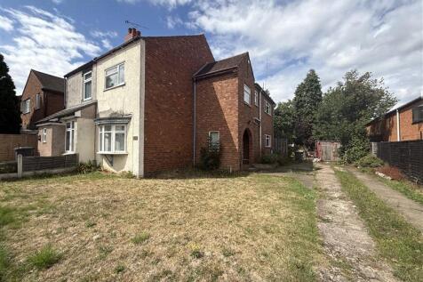 15 Lisle Avenue, Kidderminster 3 bed semi