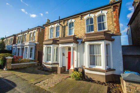4 Gladstone Road, Broadstairs, CT10 3 bed detached house for sale