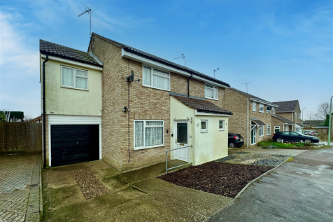 Steggall Close, Ipswich IP6 3 bed semi