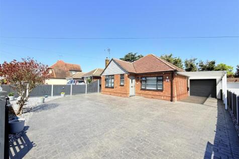 2 bedroom detached bungalow for sale