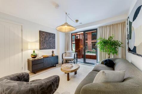 3 bedroom town house for sale