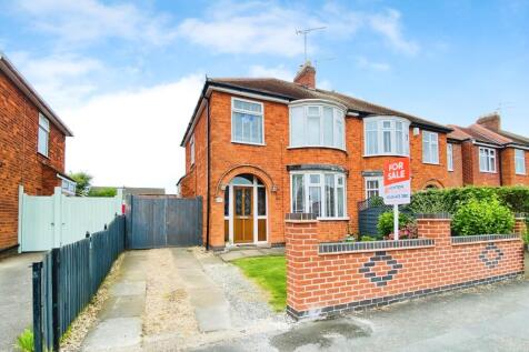 Acres Road, Leicester Forest East... 3 bed semi
