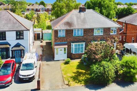 3 bedroom semi-detached house for sale