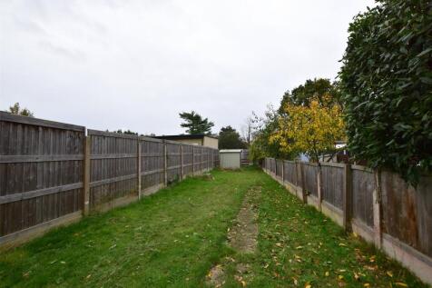 Crow Lane, Romford RM7 3 bed terraced house for sale
