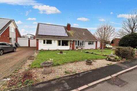 2 bedroom semi-detached house for sale