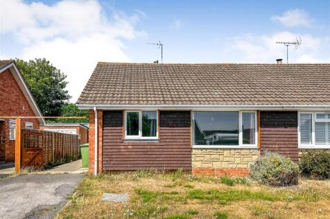 3 bedroom semi-detached bungalow for sale