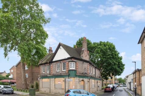 Detached house for sale