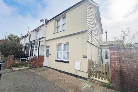 Old Torquay Road, Preston, Paignton 2 bed ground floor flat for sale