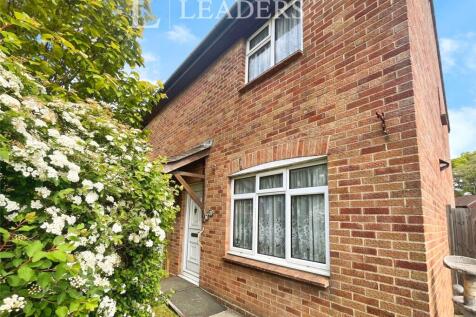 Cardinal Drive, Waterlooville, Hampshire 3 bed semi