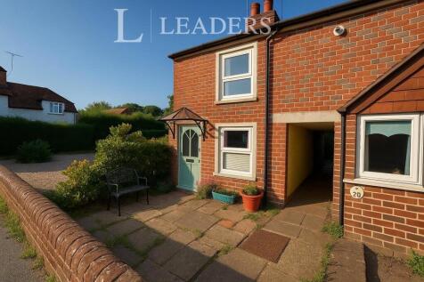 London Road, Horndean, Waterlooville 2 bed semi