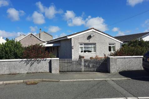 Roe Buck Estate, Llanfachraeth, Holyhead 3 bed bungalow for sale