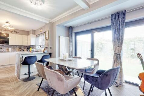 Chapman Road, Canvey Island 4 bed detached house for sale