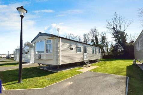 Vinnetrow Road, Runcton, Chichester 3 bed detached house for sale