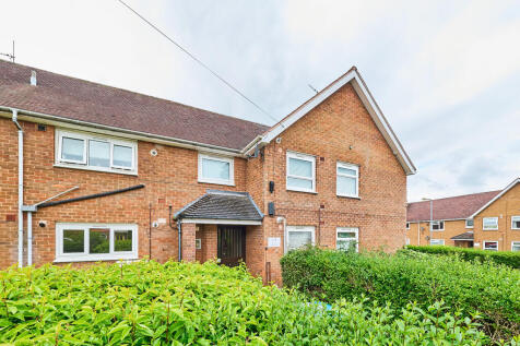 2 bedroom ground floor flat for sale