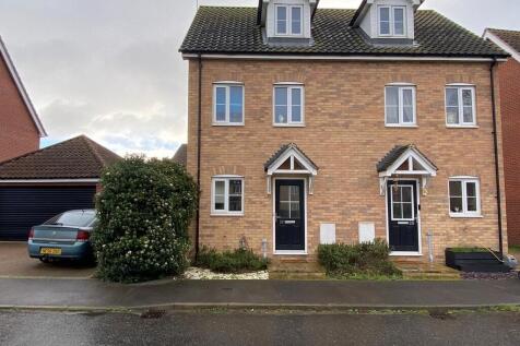 3 bedroom semi-detached house for sale
