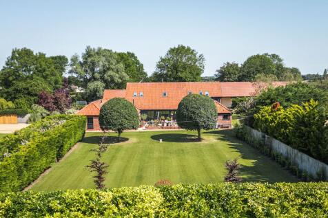 Tibenham 5 bed barn conversion for sale