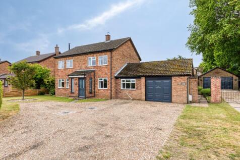 Wymondham 4 bed detached house for sale