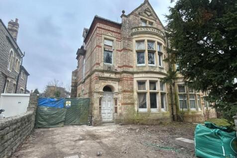 5 bedroom semi-detached house for sale