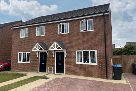 3 bedroom semi-detached house for sale