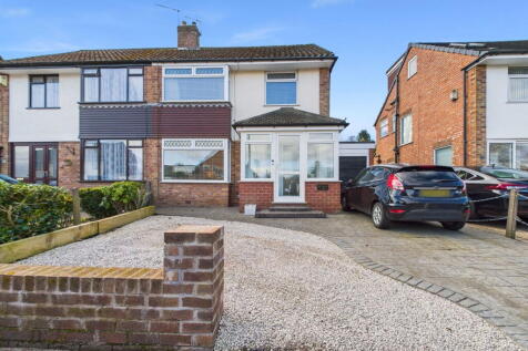 Peet Avenue, Ormskirk, L39 4SH 4 bed semi