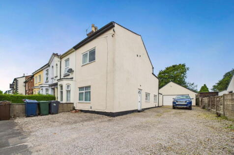 Halsall Lane, Ormskirk, L39 3AX 2 bed semi