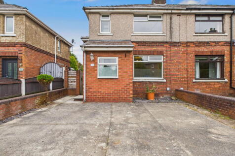 Clucas Gardens, Ormskirk, Lancashire... 3 bed semi