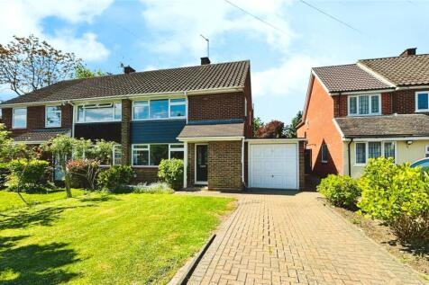 Riverside Drive, Surrey TW18 3 bed semi