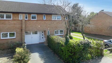 4 bedroom end of terrace house for sale