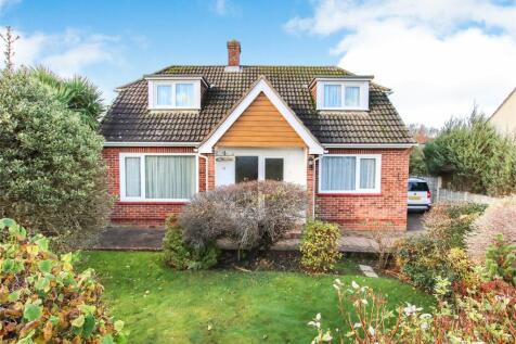 Lentune Way, Lymington, Hampshire, SO41 3 bed detached house for sale