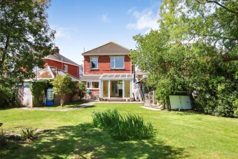 Burrard Grove, Lymington, Hampshire... 3 bed detached house for sale
