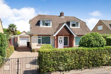 Lentune Way, Lymington, Hampshire, SO41 3 bed detached house for sale