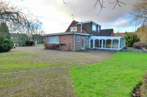 Main Road, Skirlaugh, Hull 4 bed detached bungalow for sale