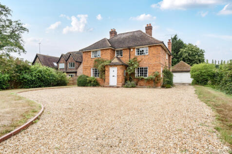 The Village, Finchampstead, Wokingham 4 bed detached house for sale