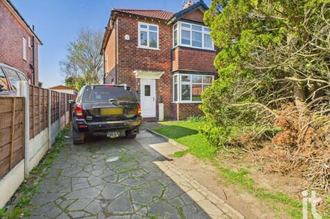 Chatsworth Road, Hazel Grove... 3 bed semi