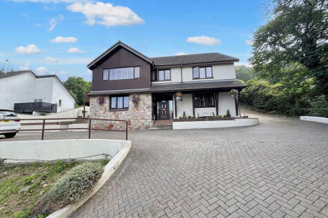 6 bedroom detached house for sale