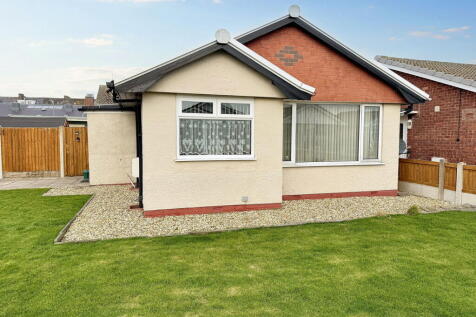Craig Y Don, Pensarn, Conwy, LL22 7RL 2 bed detached bungalow for sale