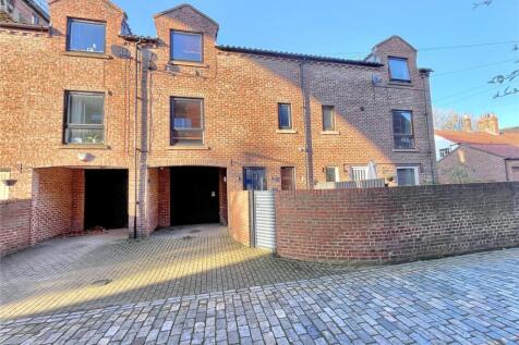 Low Church Wynd, Yarm 4 bed terraced house for sale