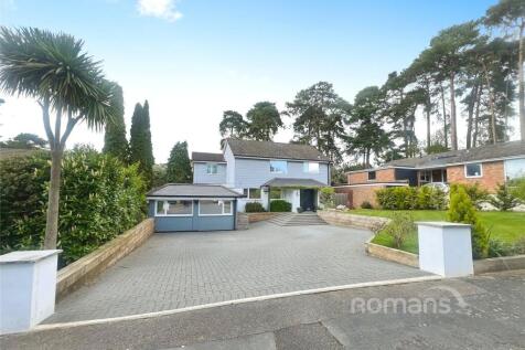 Azalea Way, Camberley, Surrey 5 bed detached house for sale